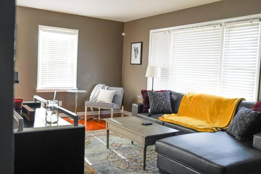 Spacious 4br Family-friendly Home, 5 Mins To Dining Columbus