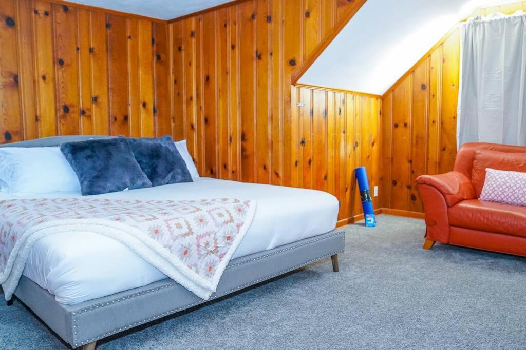 Casa de férias Spacious 4br Family-friendly Home, 5 Mins To Dining